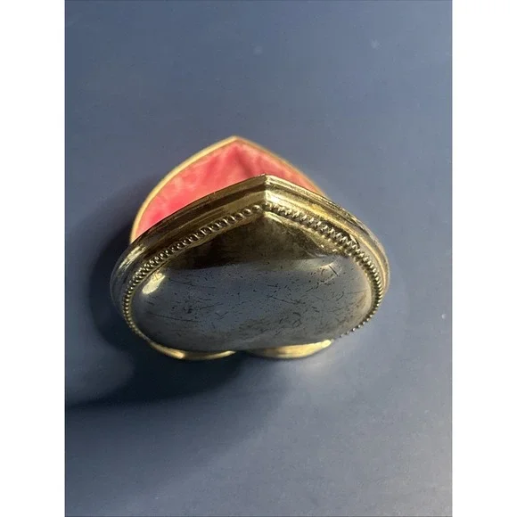 Vintage Silver Tone Heart Jewelry / Trinket Box - Picture 11 of 11